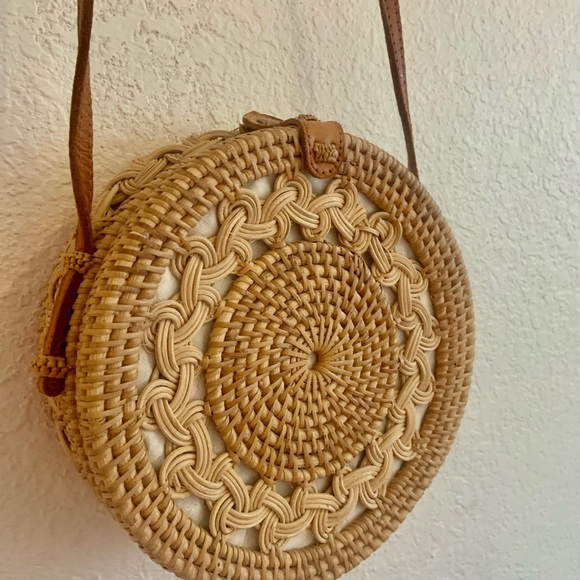 Handwoven rattan Crossbody Bag - Picture 7 of 10